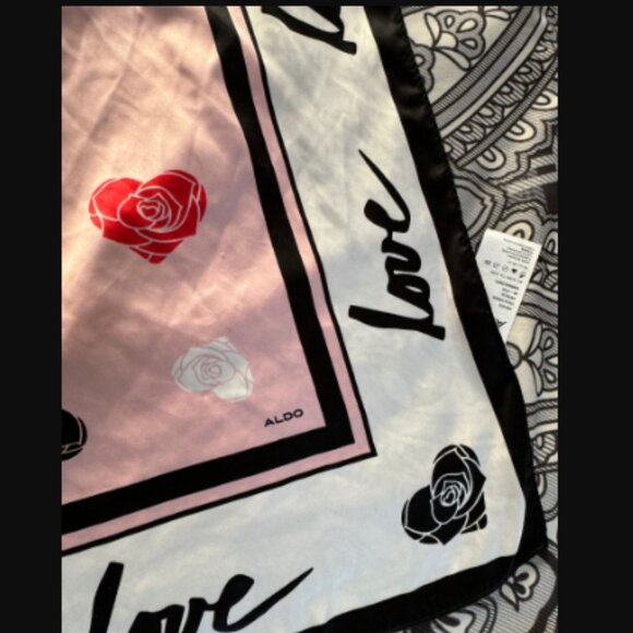 [RARE] Aldo 2018 Valentines Day Limited Edition Collection  Scarf - Picture 8 of 16